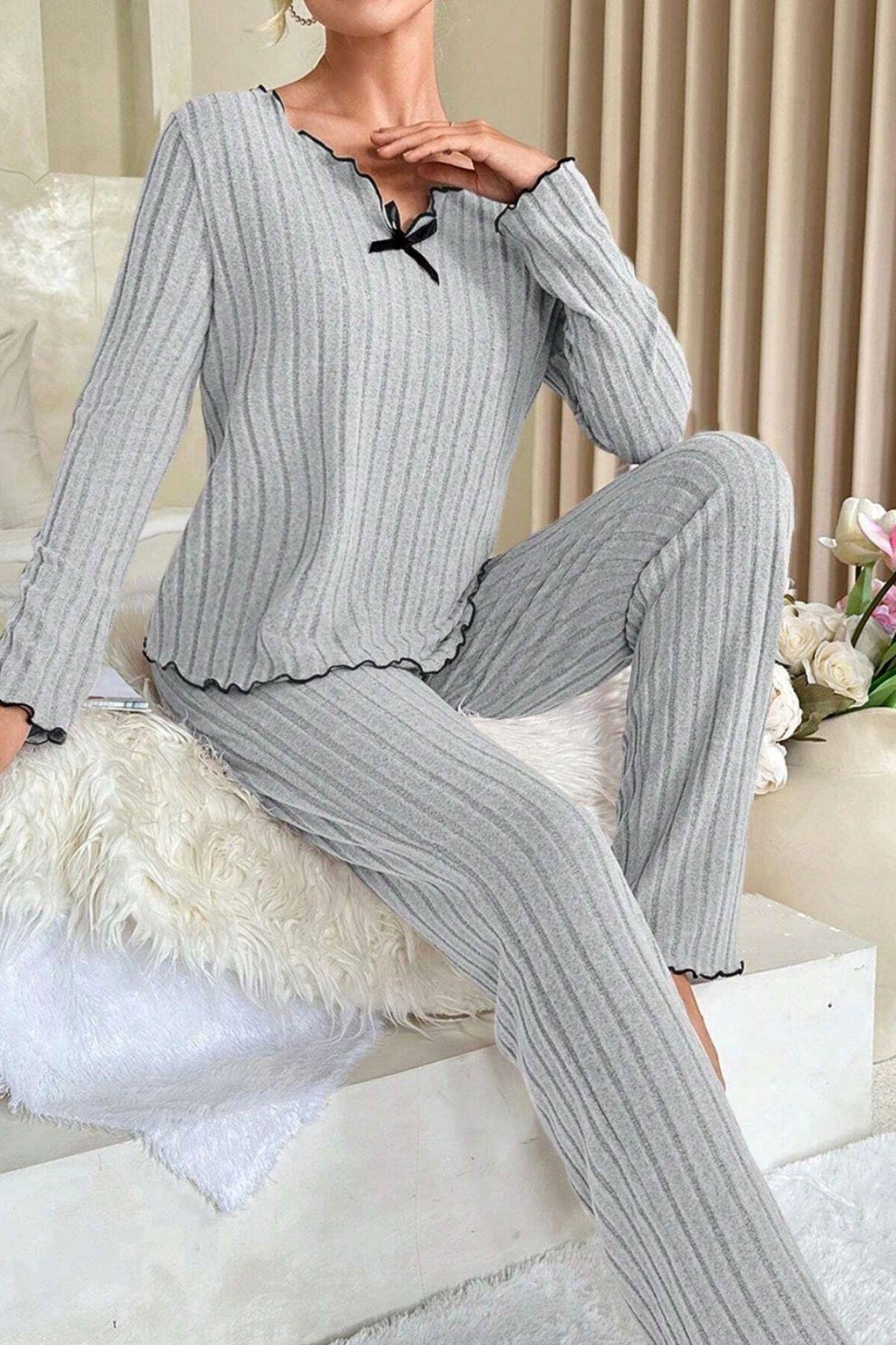 Kadın Gri Çizgili Uzun Kollu Fiyonk Detaylı Pijama Takımı Rahat Mevsimlik — görsel 3
