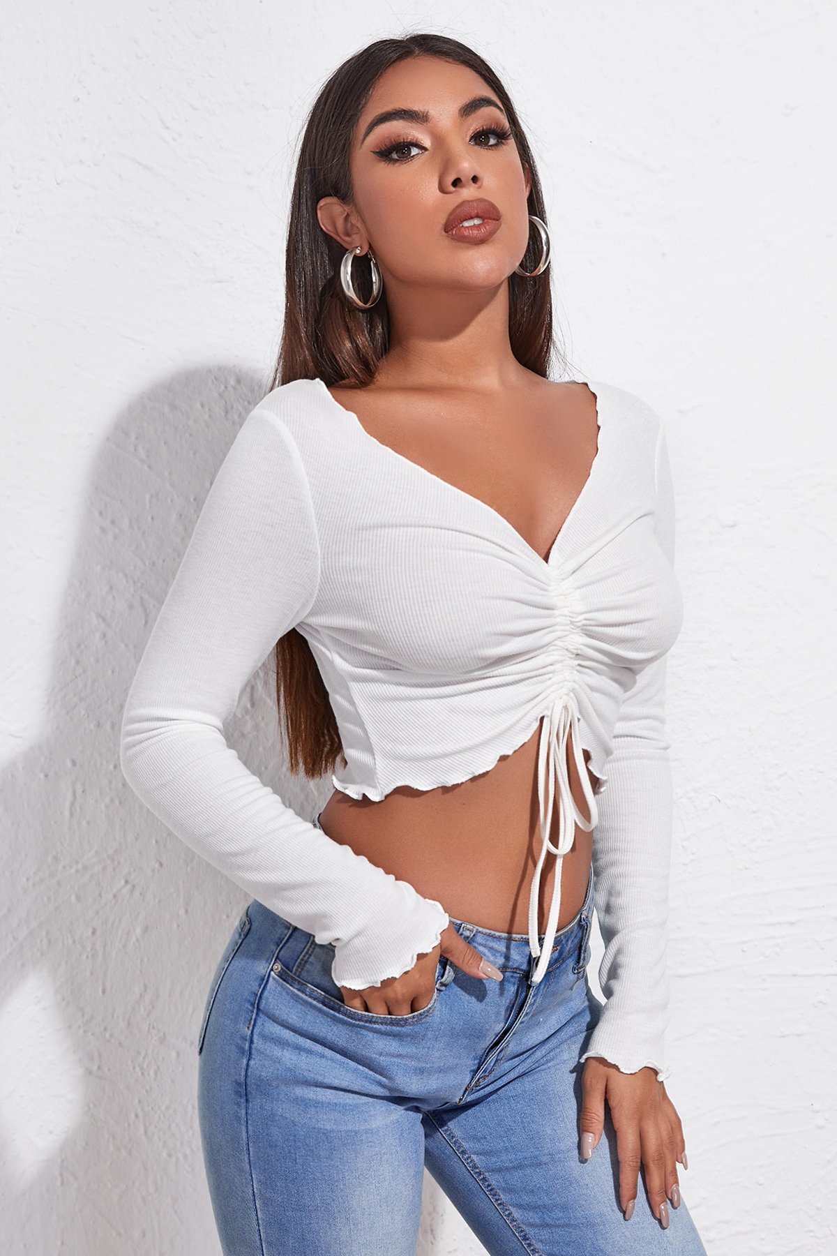 Kadın Beyaz Uzun Kollu Büzdürme Bağcık Detaylı Crop Top Bluz — görsel 3