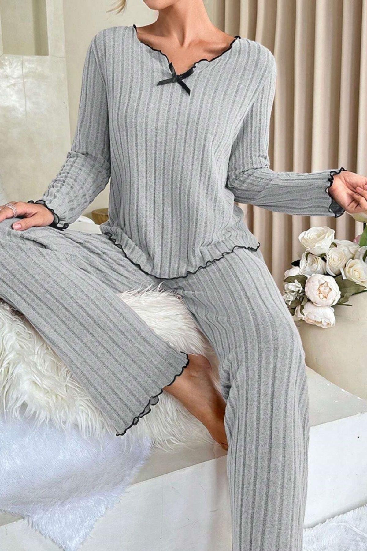 Kadın Gri Çizgili Uzun Kollu Fiyonk Detaylı Pijama Takımı Rahat Mevsimlik — görsel 4