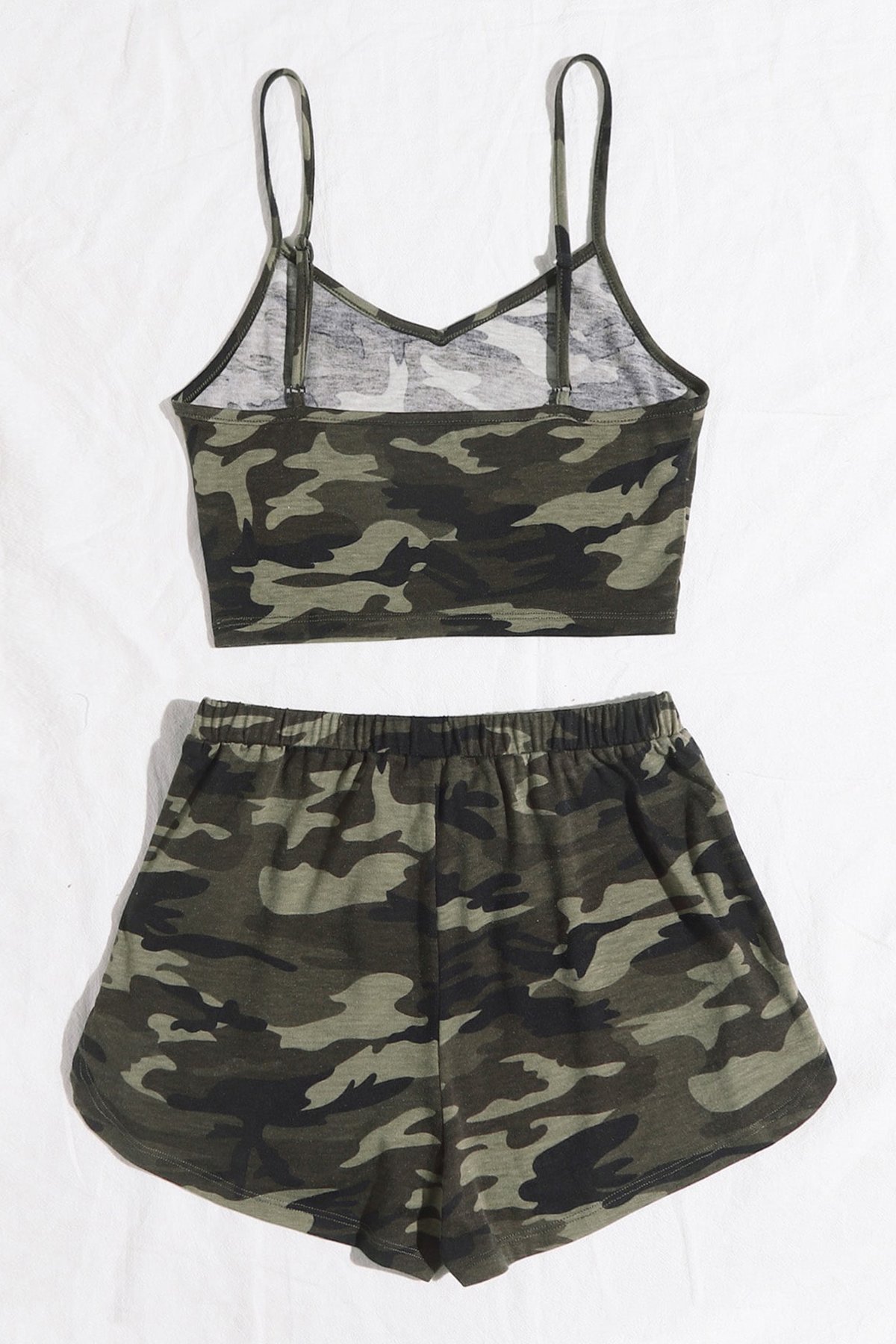 Kadın Kamuflaj Desenli Askılı Crop Top ve Şortlu Gecelik Takım — görsel 2