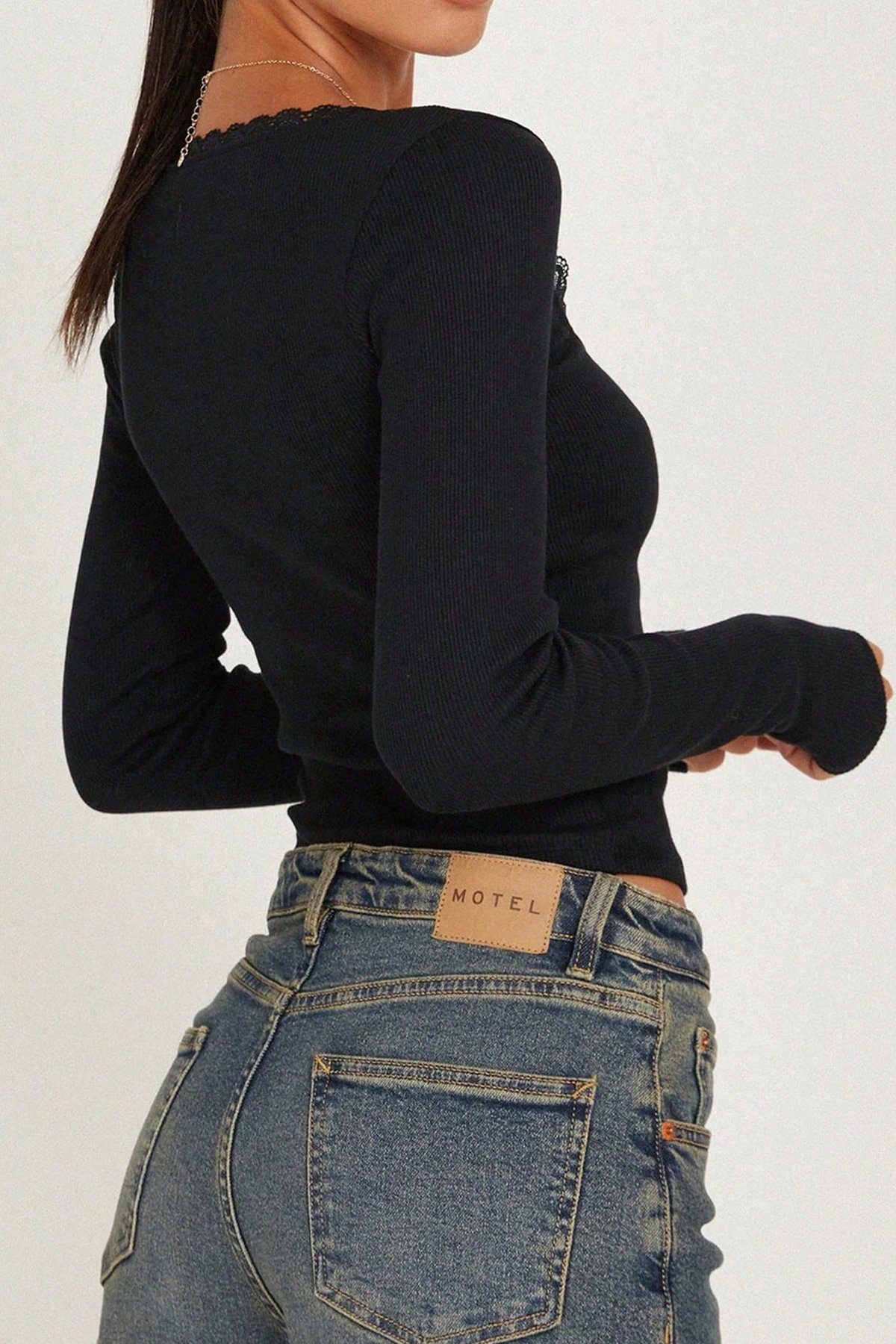 Kadın Siyah Kare Yaka Dantelli Uzun Kollu Crop Top Bluz — görsel 2