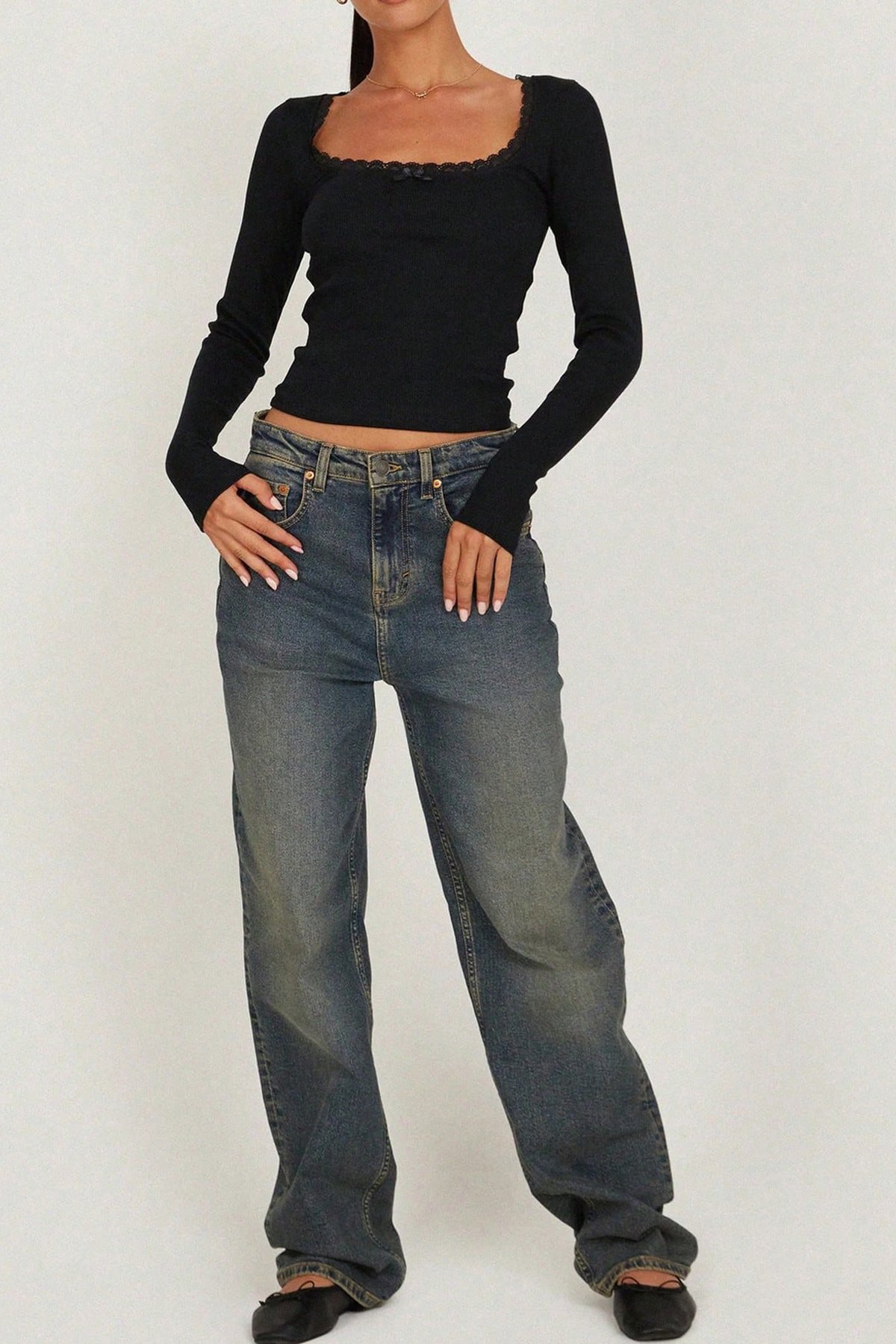 Kadın Siyah Kare Yaka Dantelli Uzun Kollu Crop Top Bluz — görsel 4