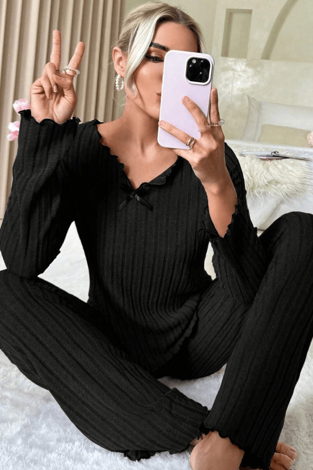 Kadın Siyah Uzun Kollu Fiyonklu Yuvarlak Yaka Mevsimlik Pijama Takımı — görsel 6