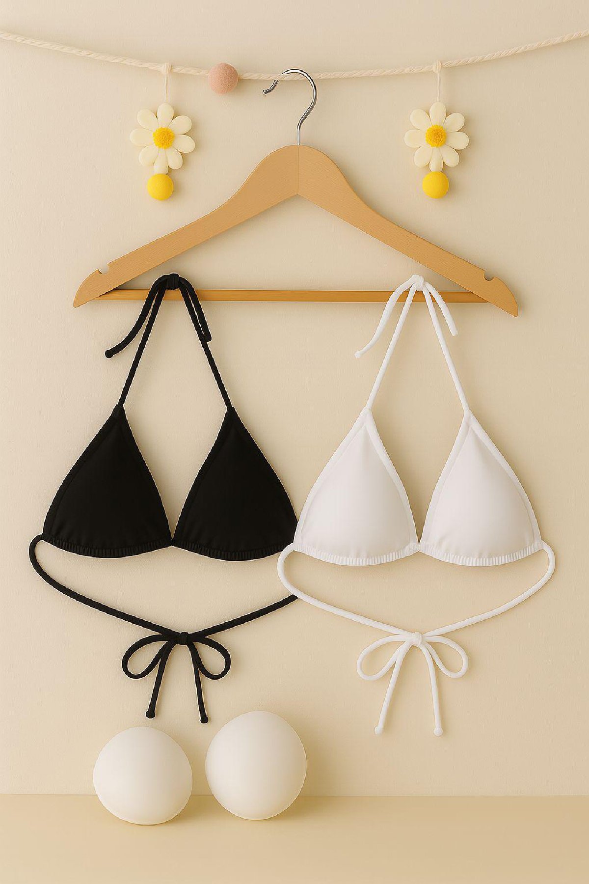 Kadın Siyah ve Beyaz Minimal Kesim Üçgen Bikini Üstü — görsel 8