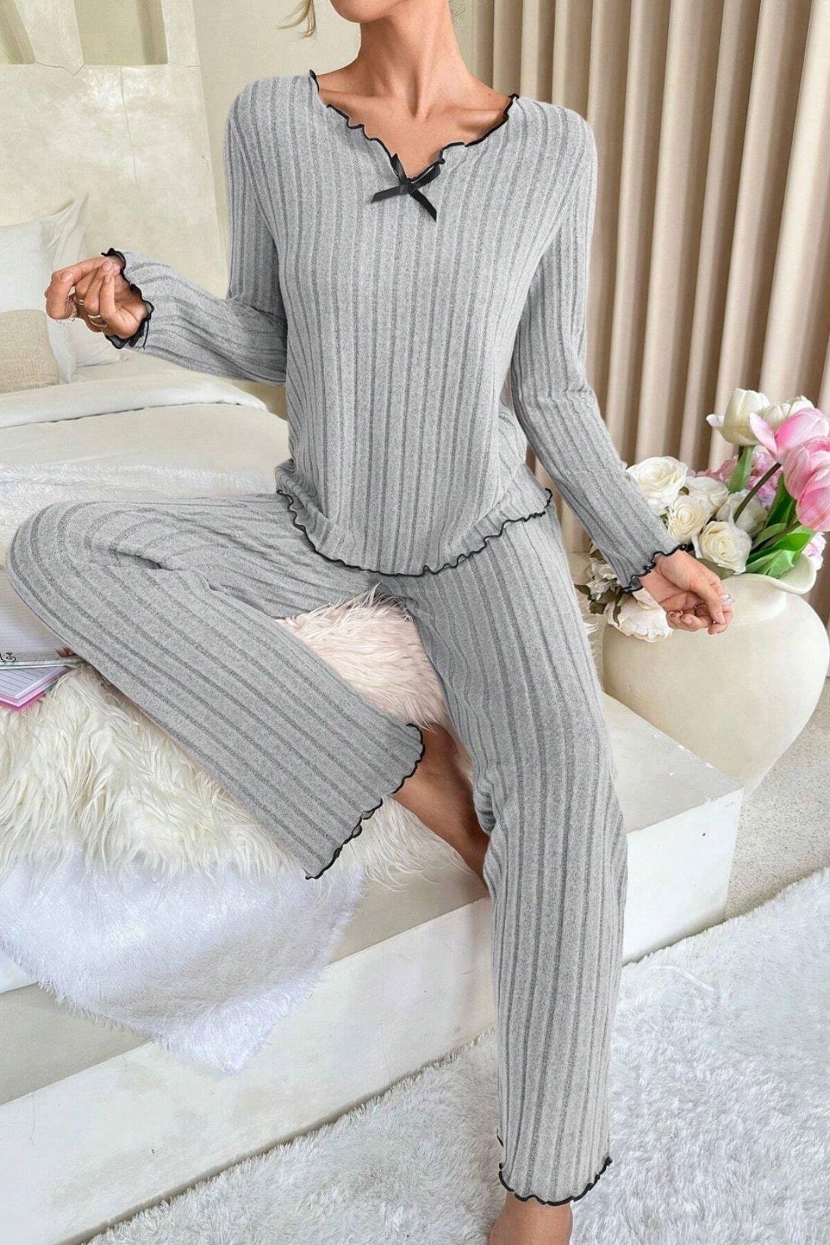 Kadın Gri Çizgili Uzun Kollu Fiyonk Detaylı Pijama Takımı Rahat Mevsimlik — görsel 5